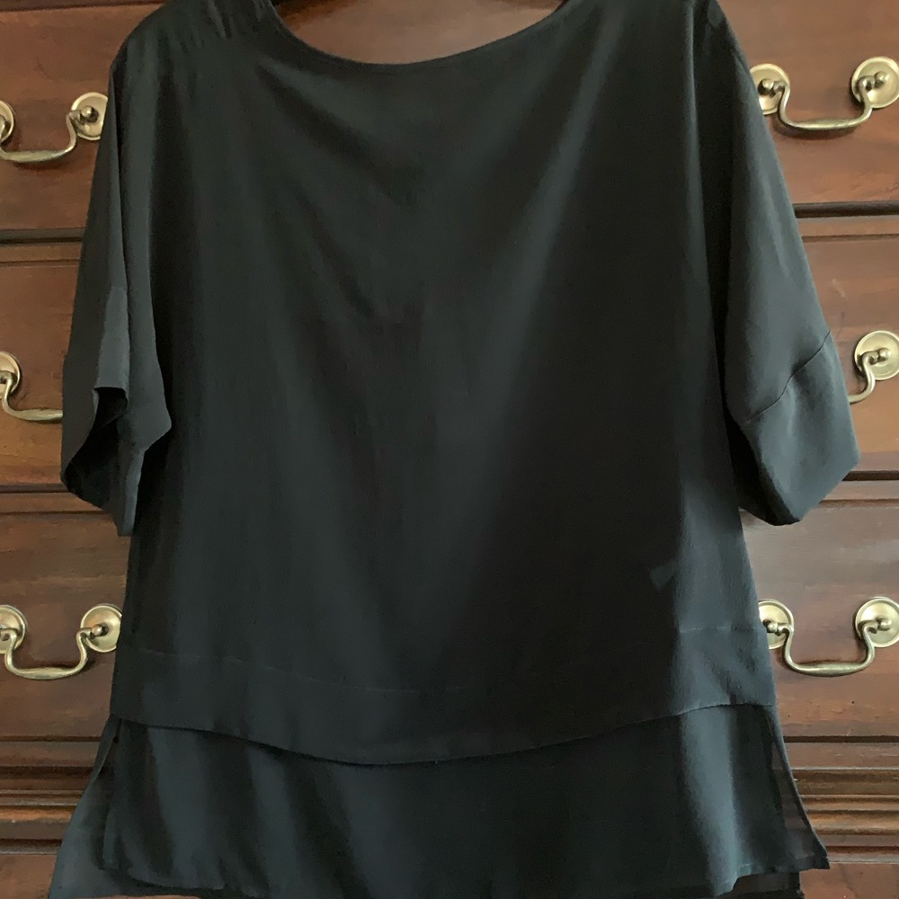 BANANA REPUBLIC PETITE BLACK SILK BLOUSE